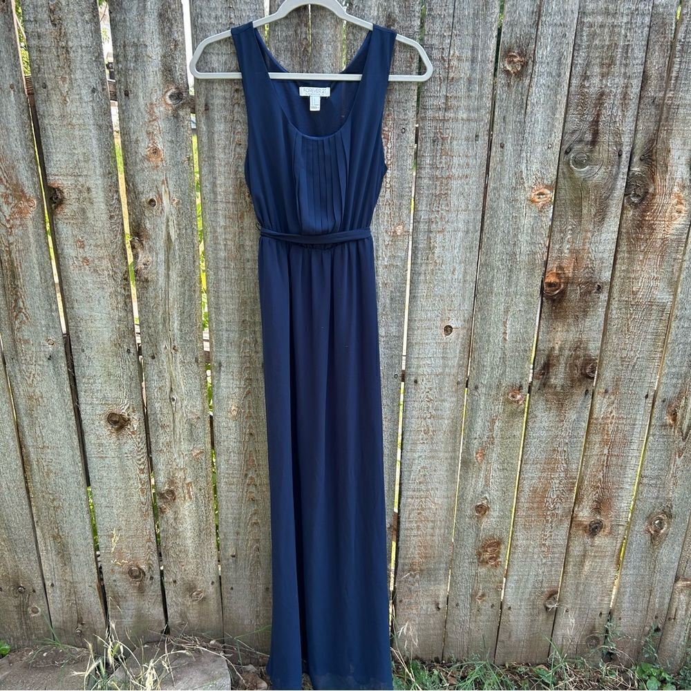 Forever 21 sleeveless floor length dress size small